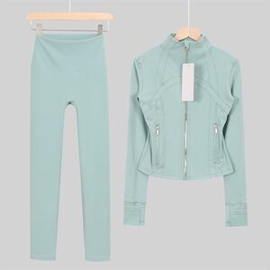 Women's Mint Green Lululemon Define Jacket and Leggings Set!